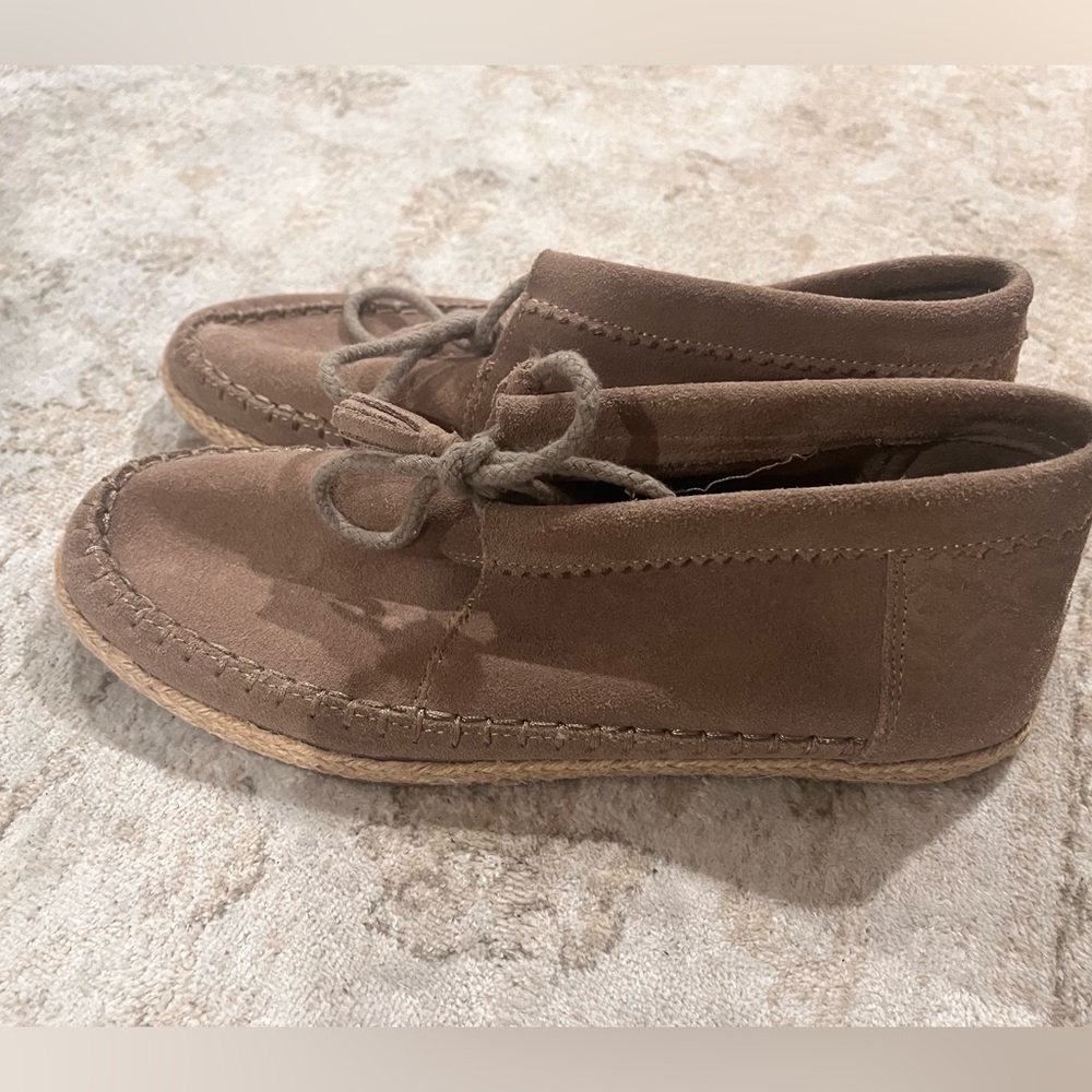 Toms moccasin